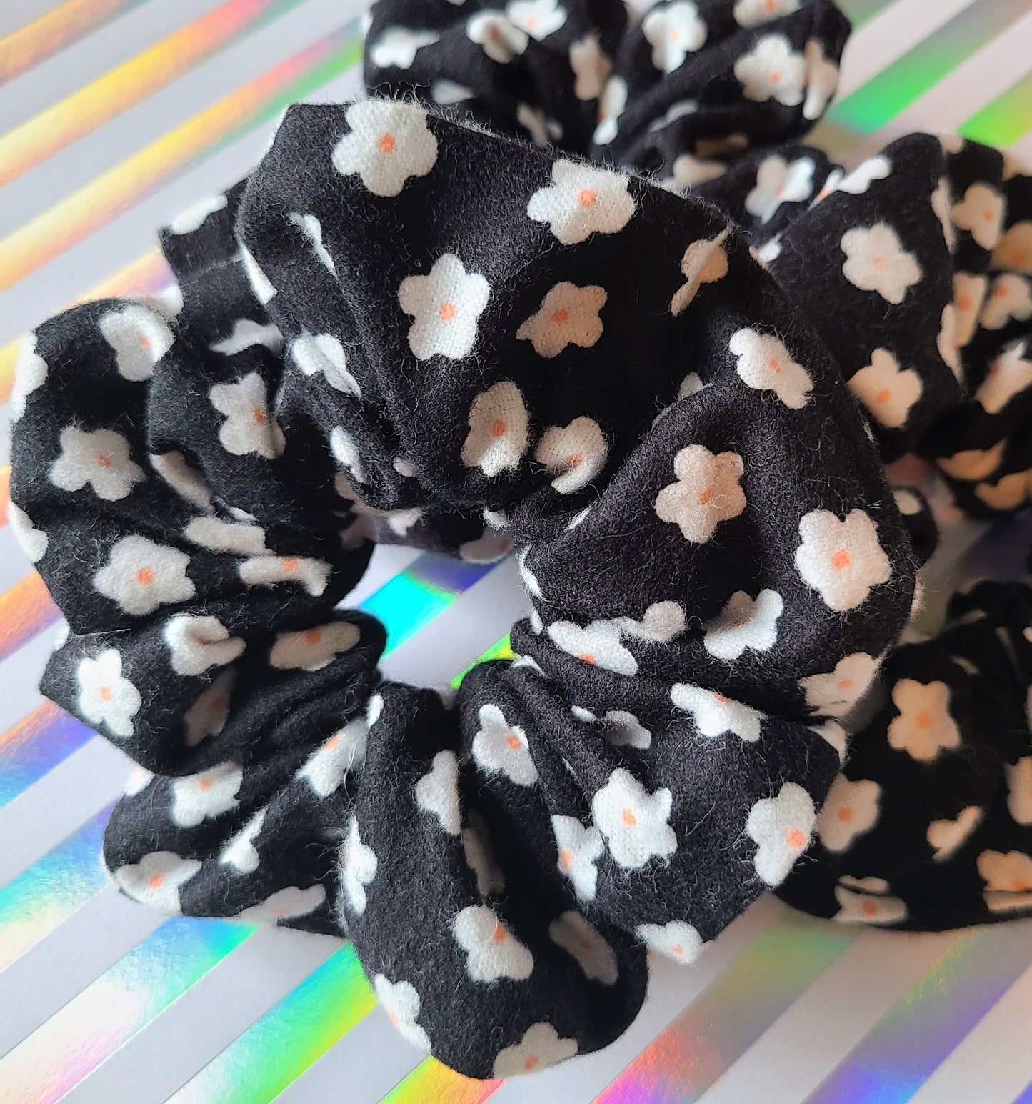 90s Daisy Black Flannel Scrunchie