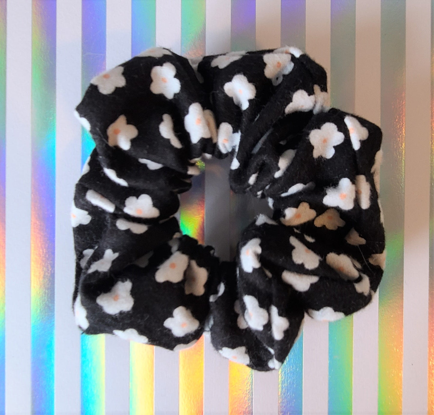 90s Daisy Black Flannel Scrunchie