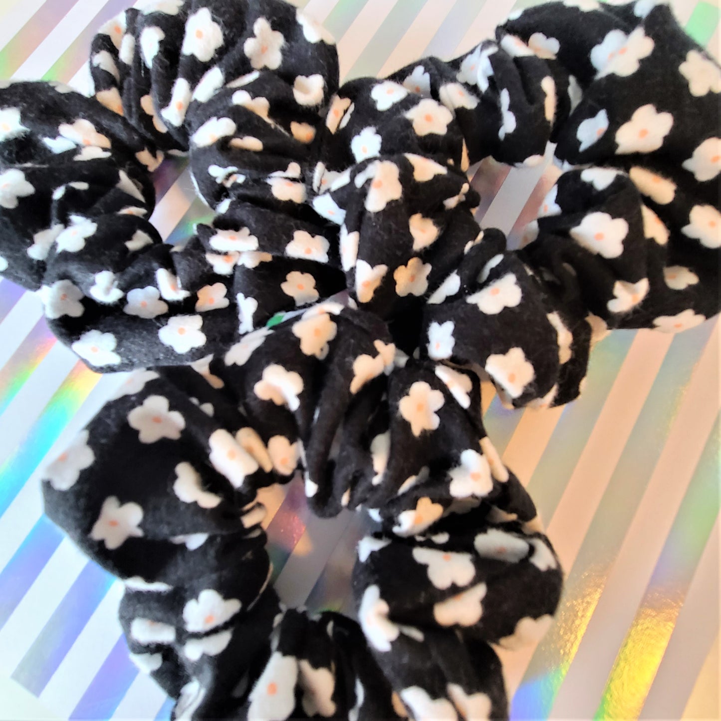 90s Daisy Black Flannel Scrunchie